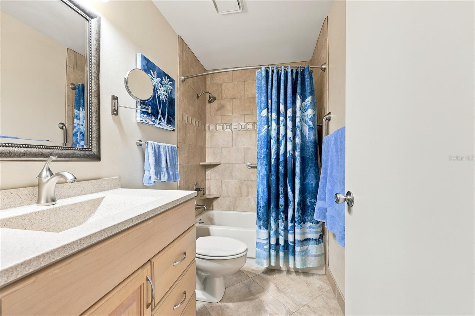 Guest Bathroom ensuite