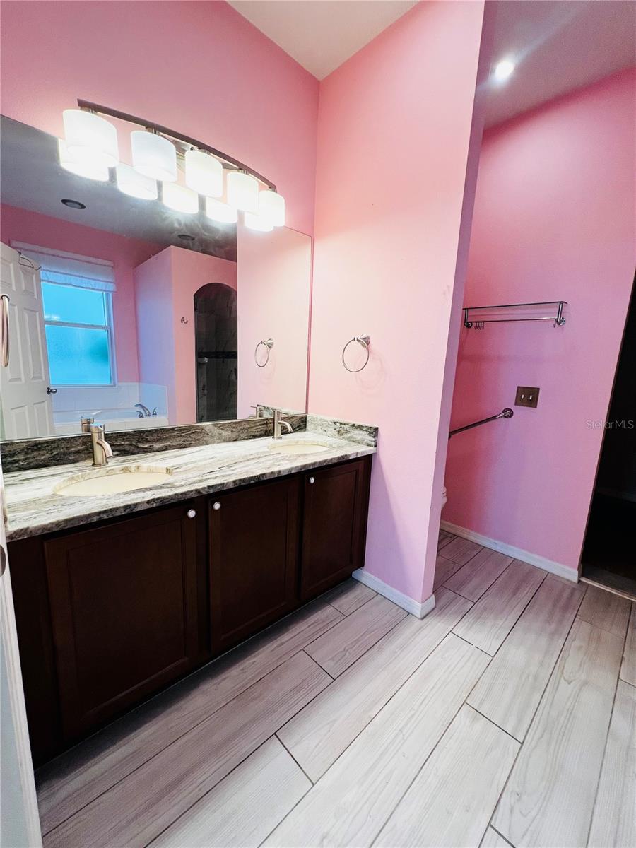 W7887842