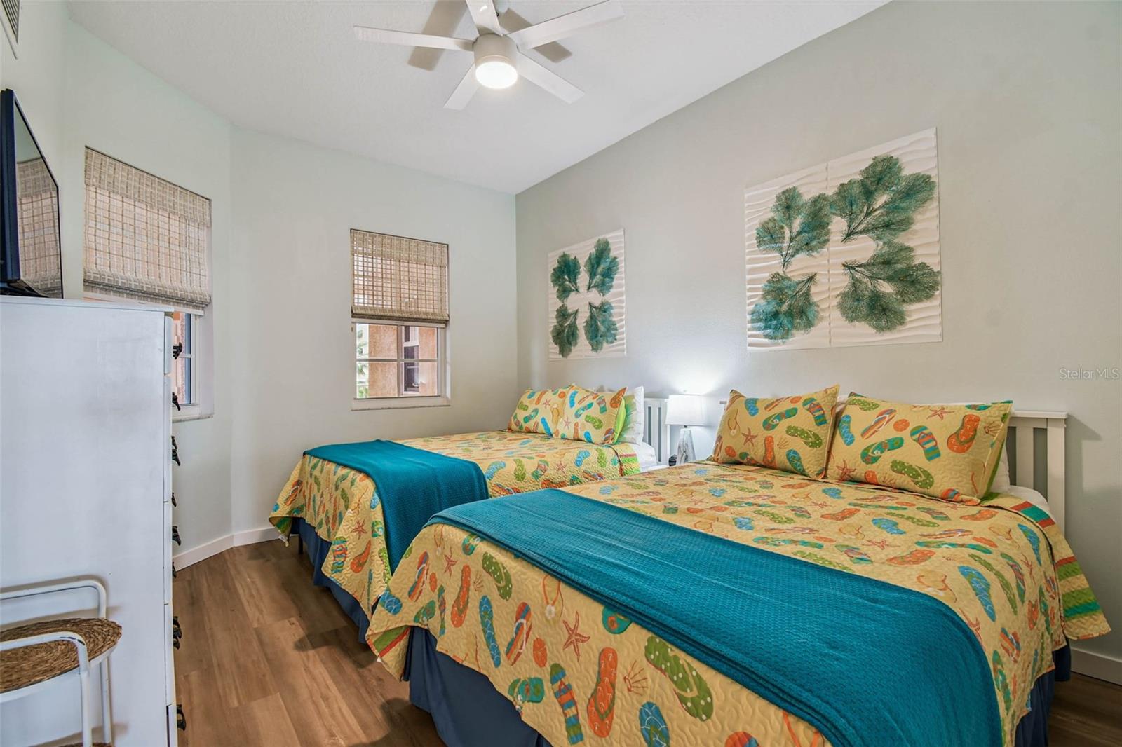 2nd bedroom features 2 queen size beds