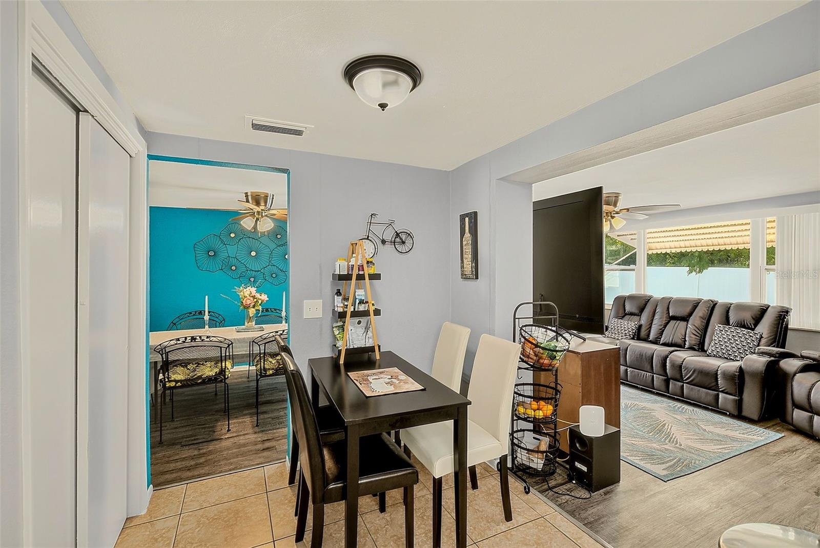Breakfast nook
