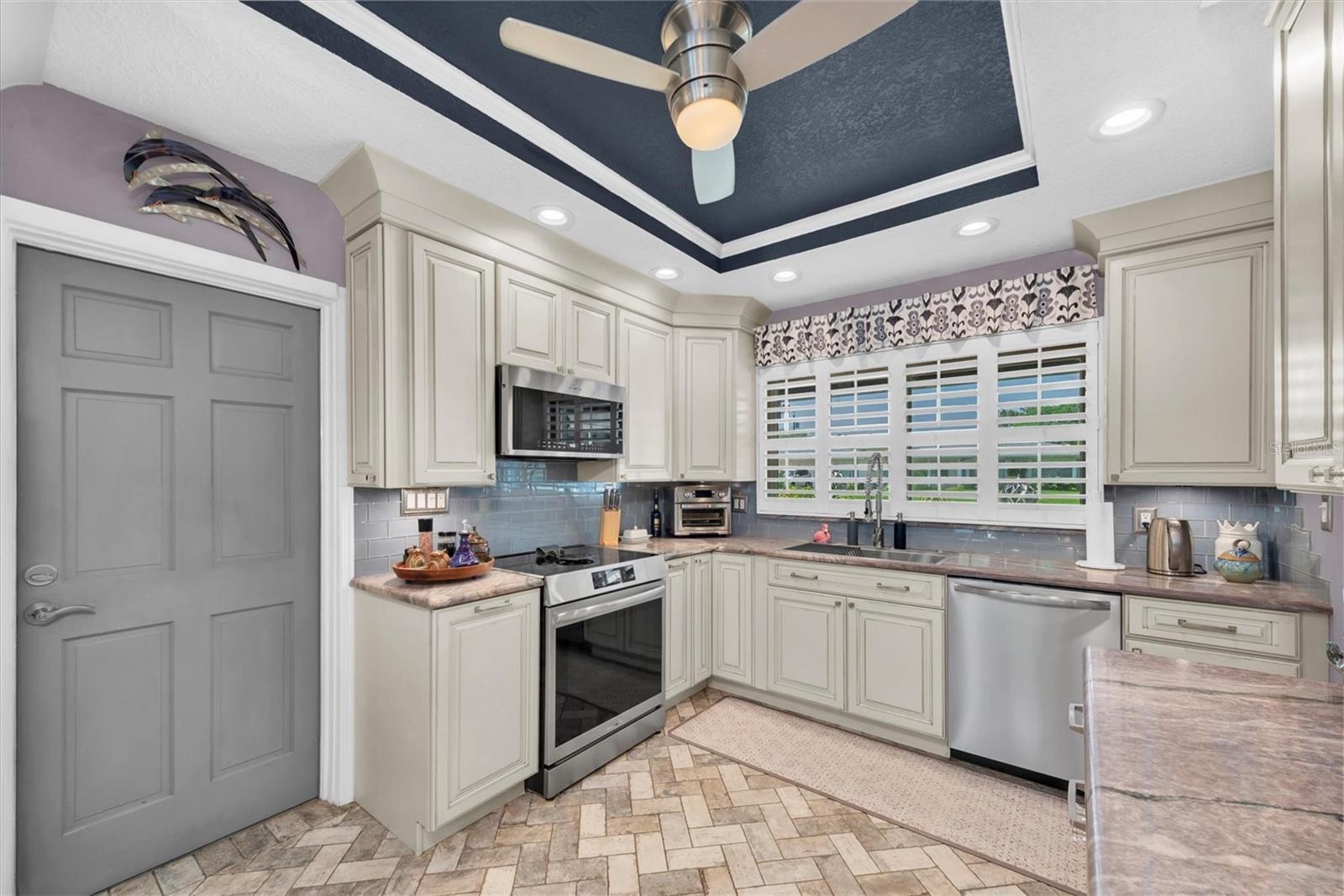 TB8531462