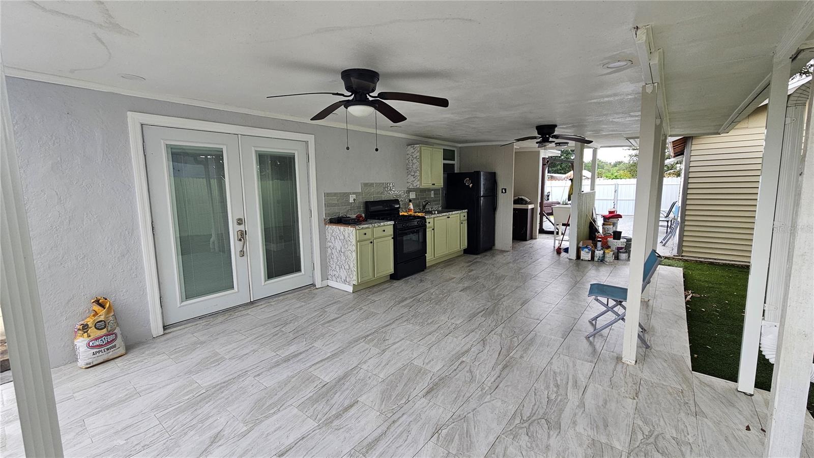 Lanai & Outdoor Kitchen
