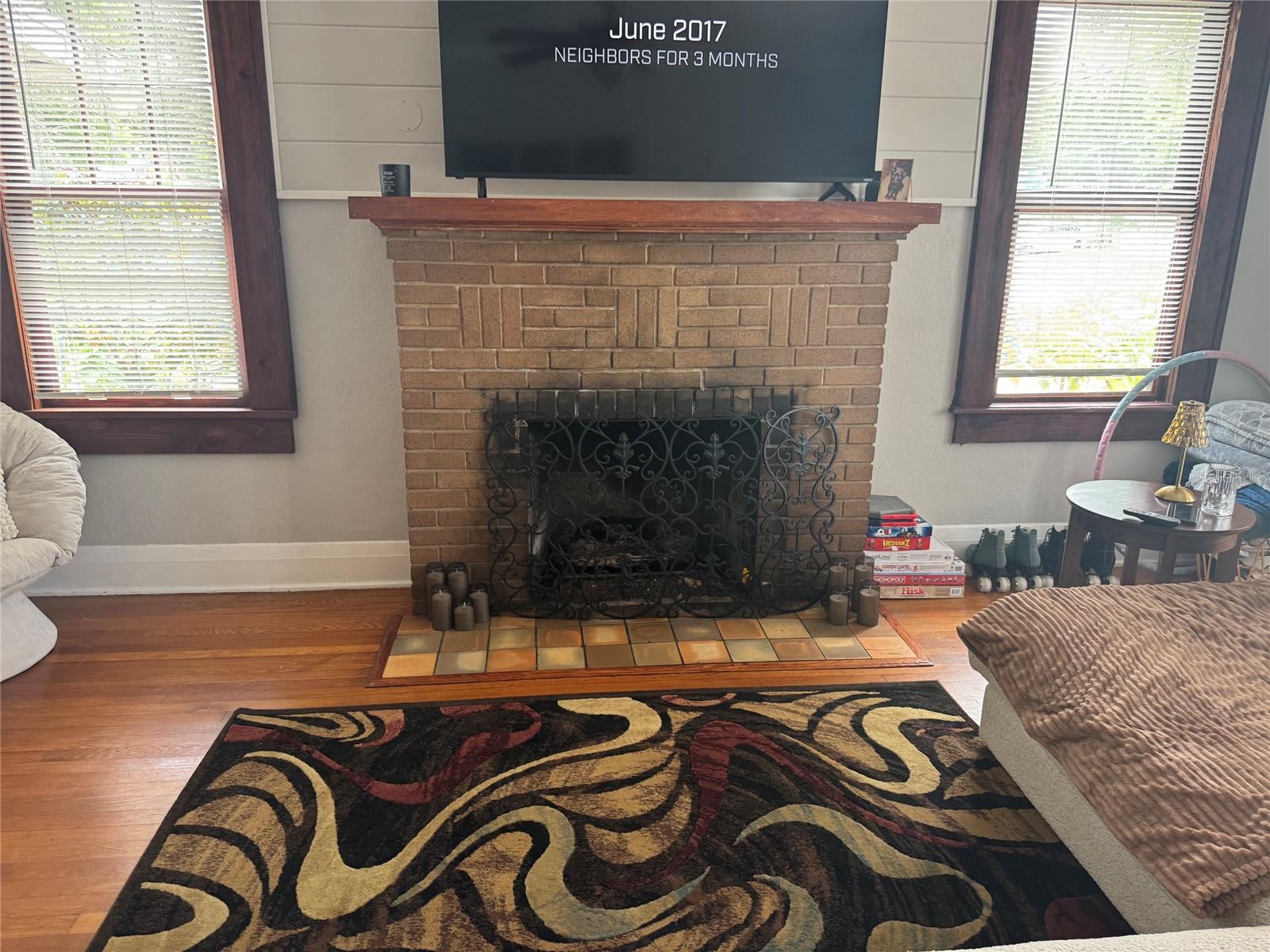 Gas fireplace