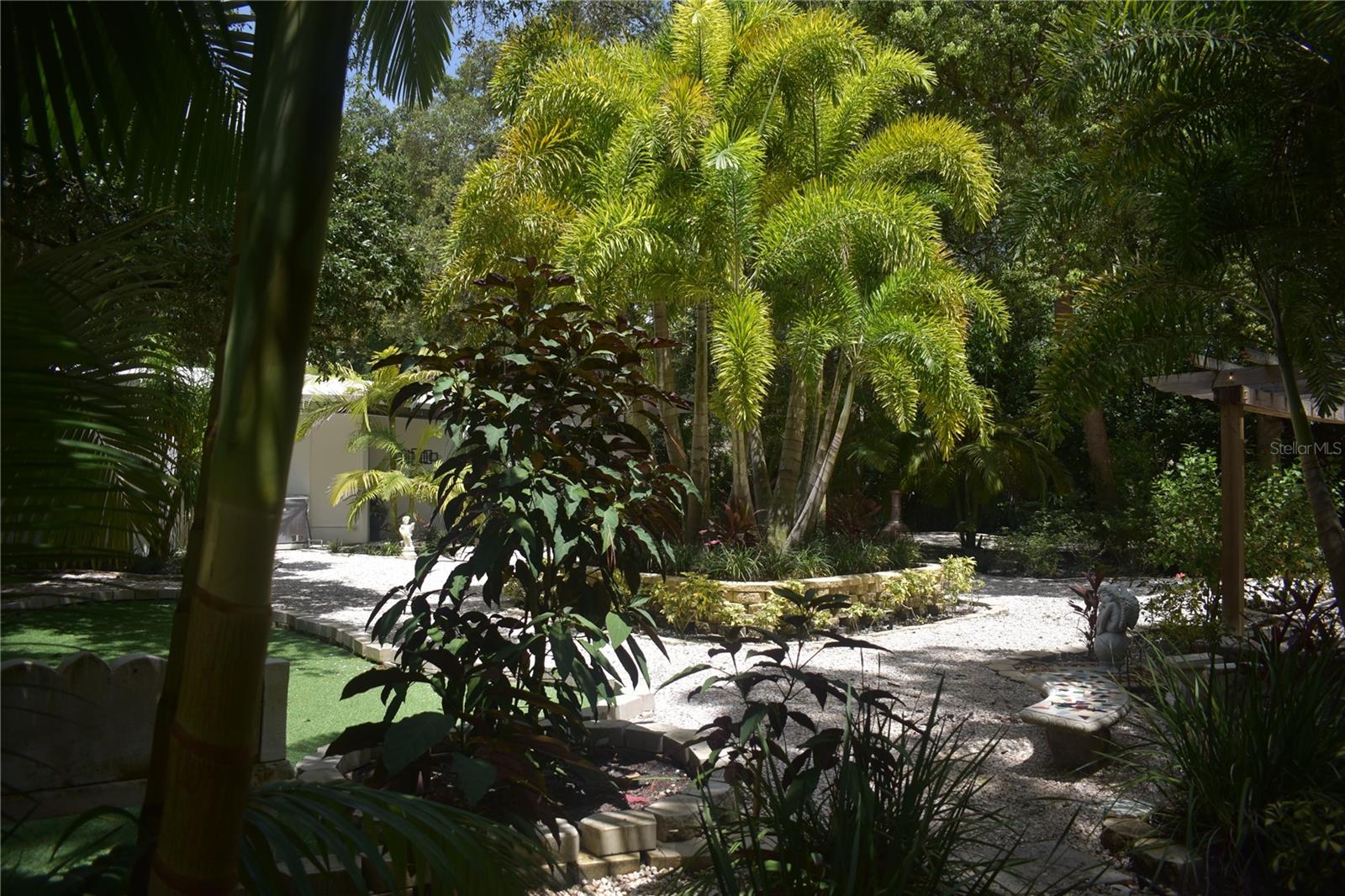 TB8531519