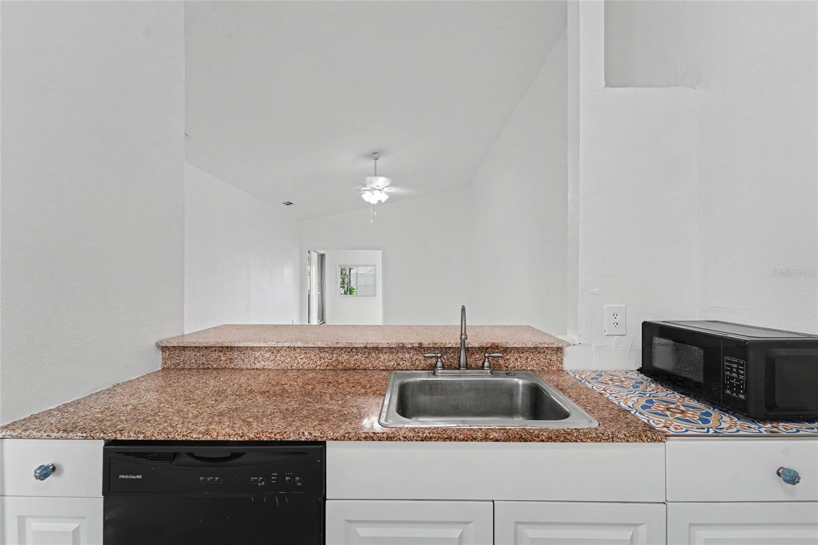 Kitchen Breakfast Bar