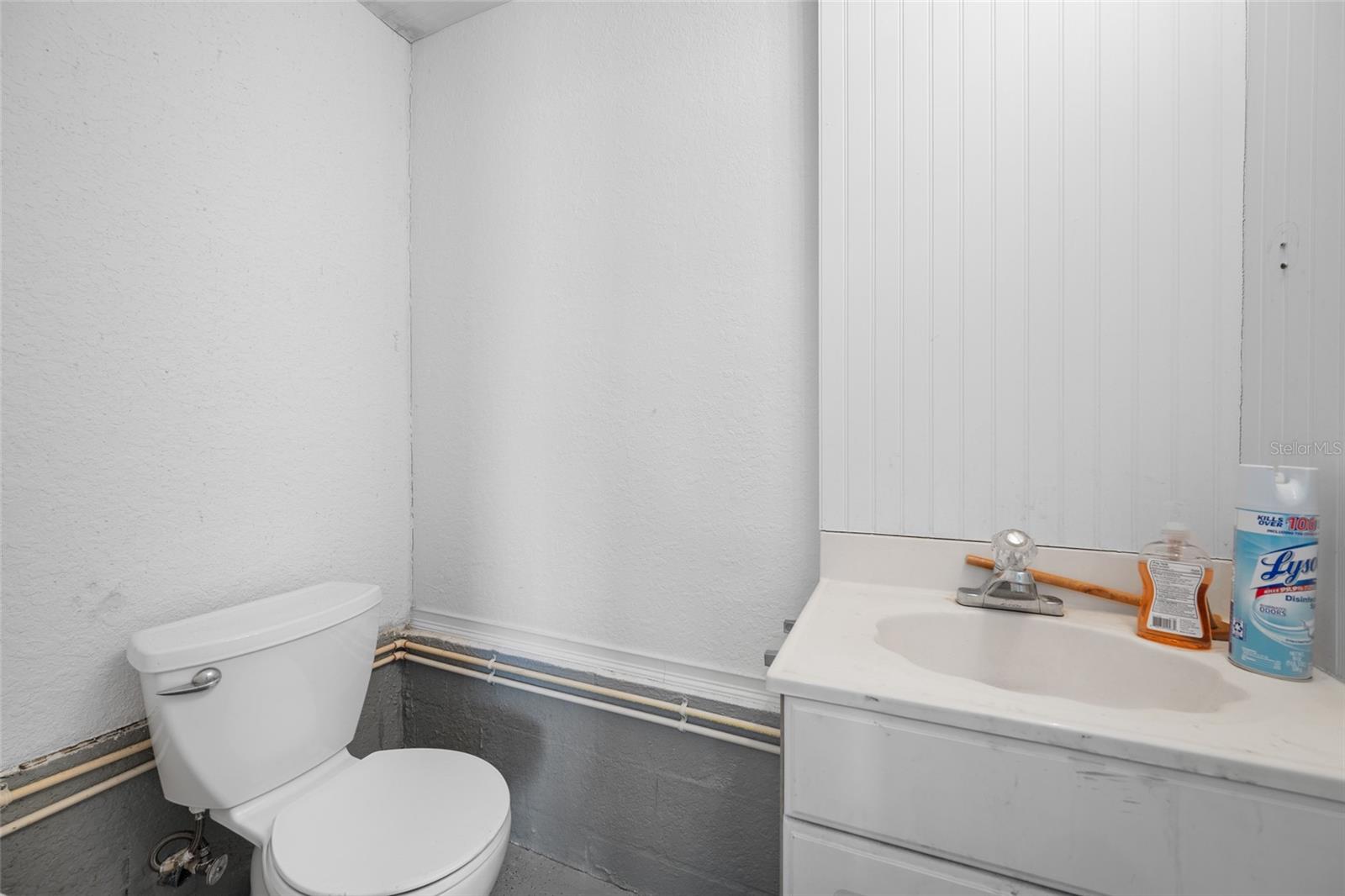 1/2 Bath in Garage