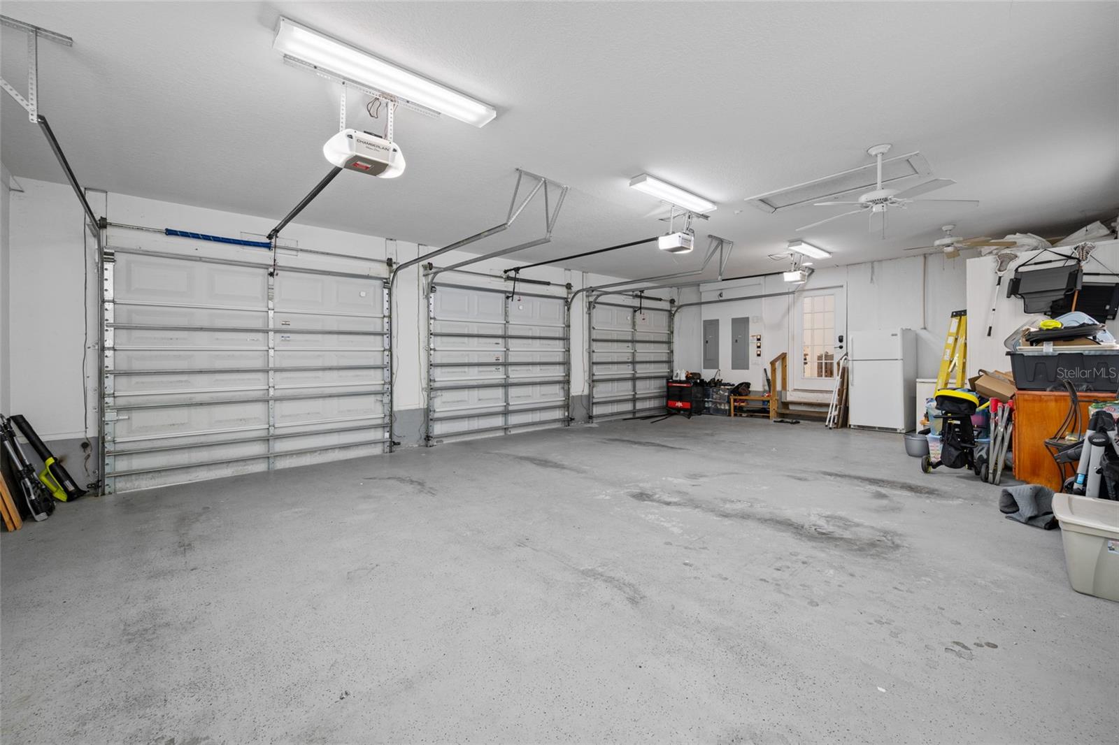3 Car Garage