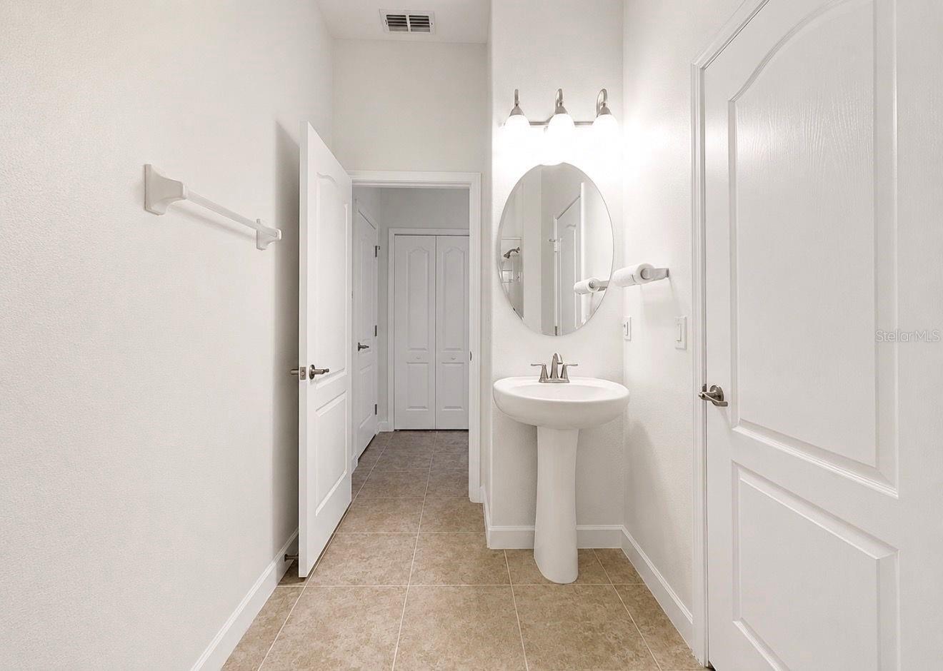TB8531573