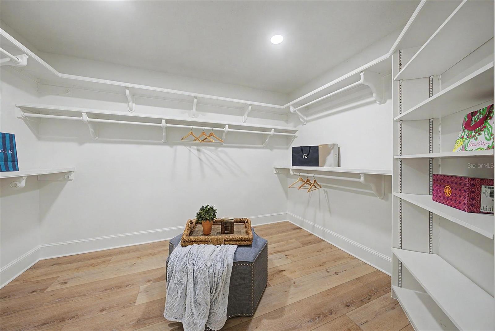 TB8531583