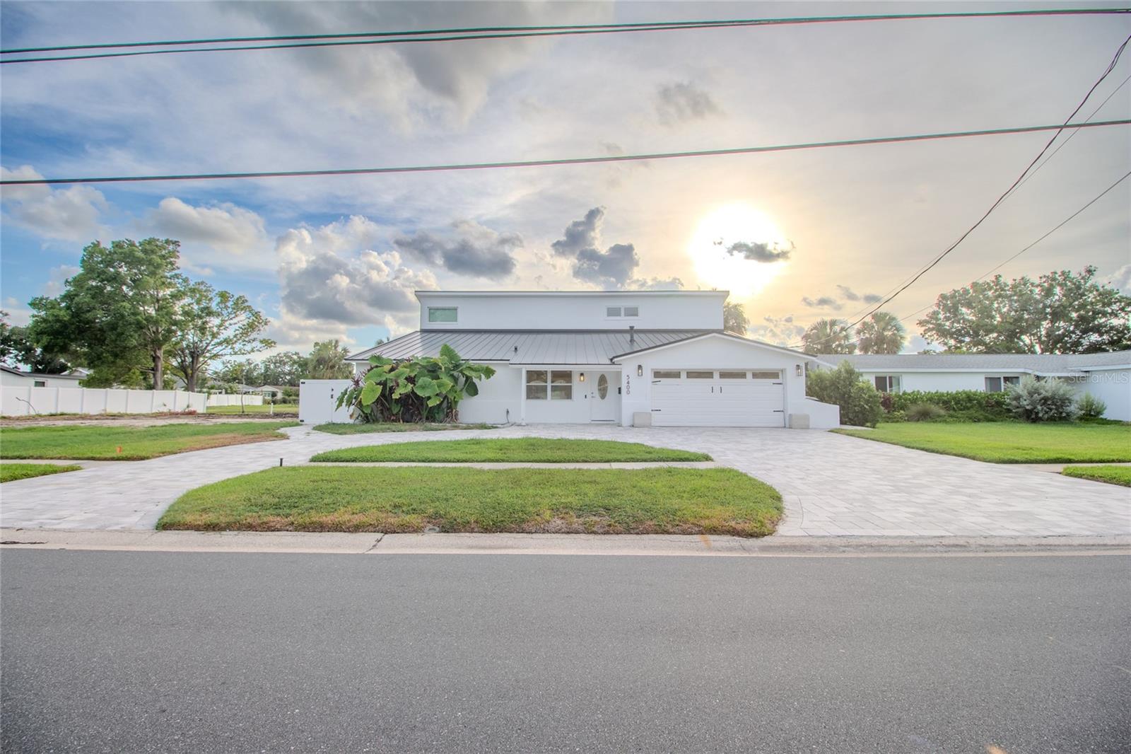 Circular driveway