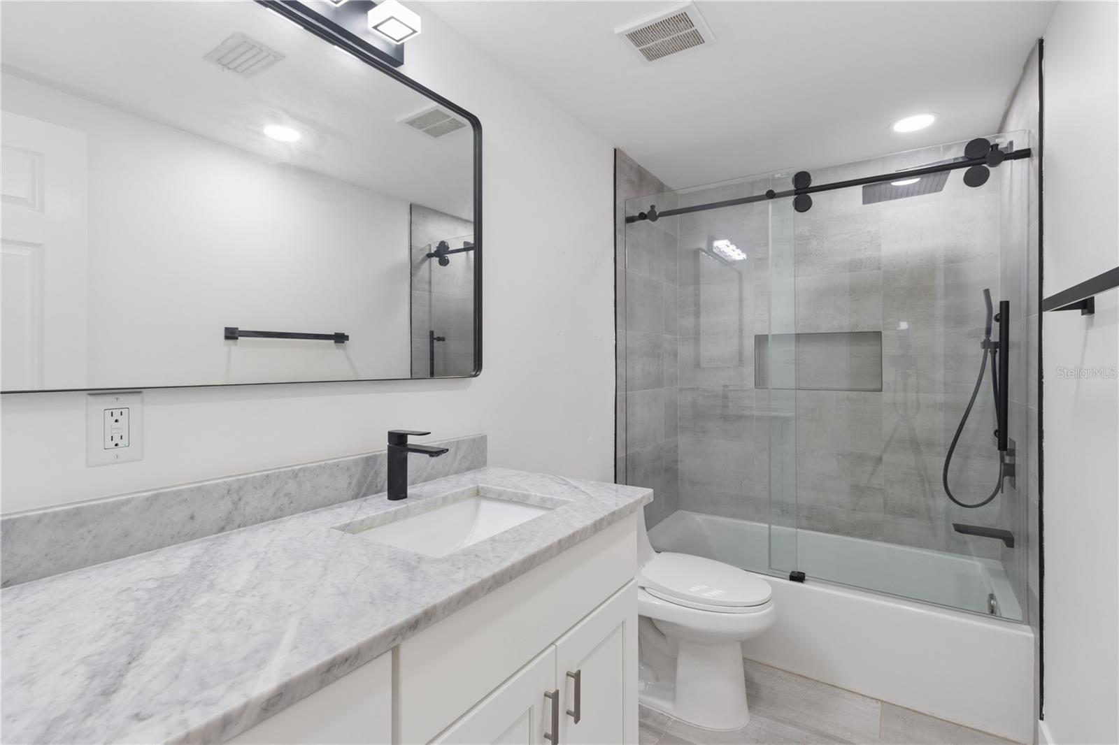 Bathroom first floor