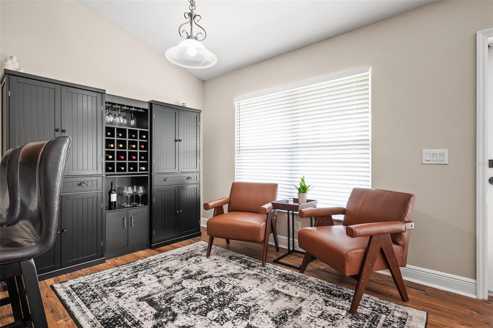 Eat in Kitchen space