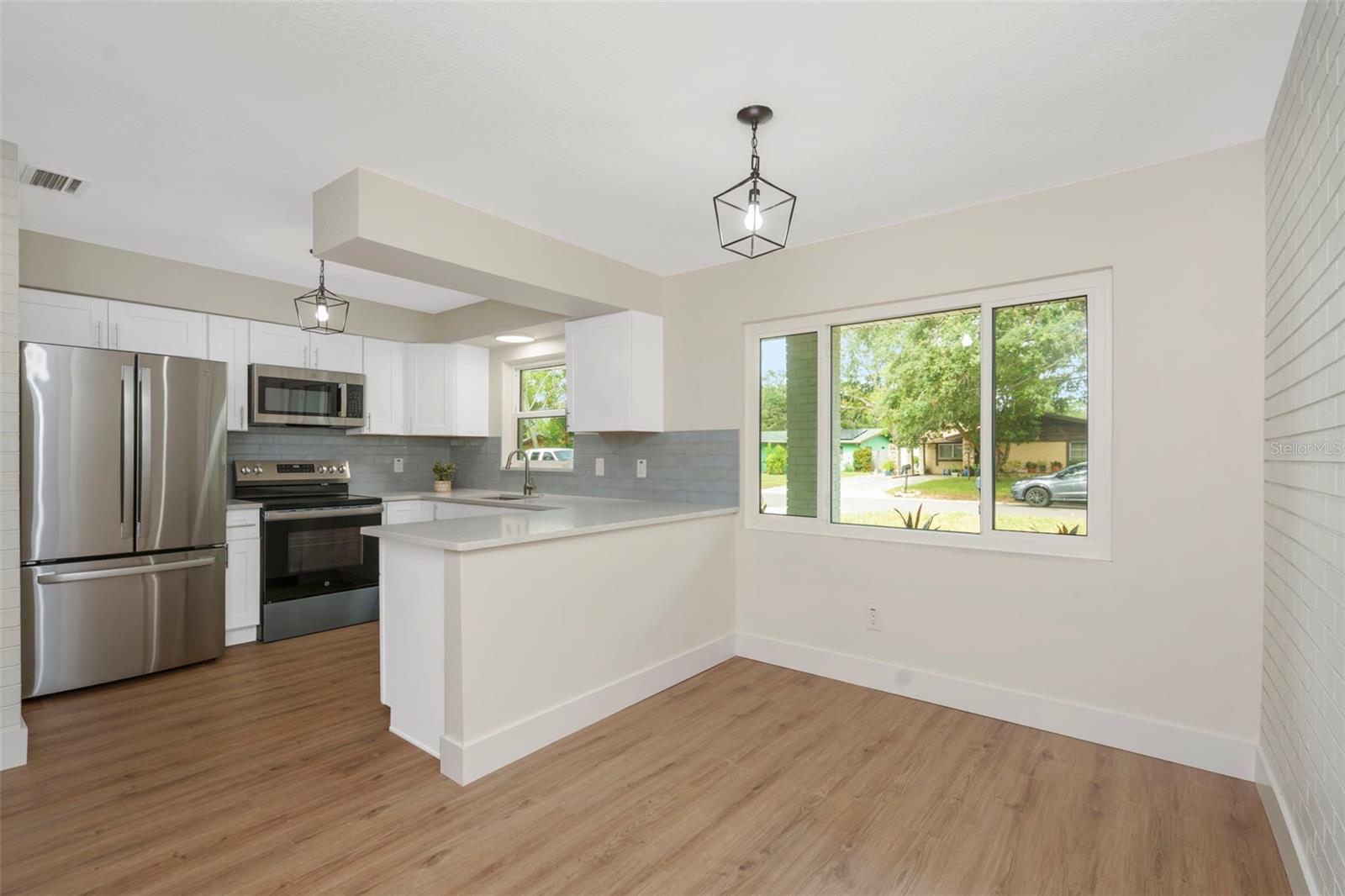 Dining/Kitchen