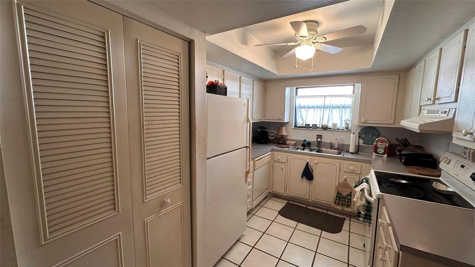 Kitchen with Laundry Closet
