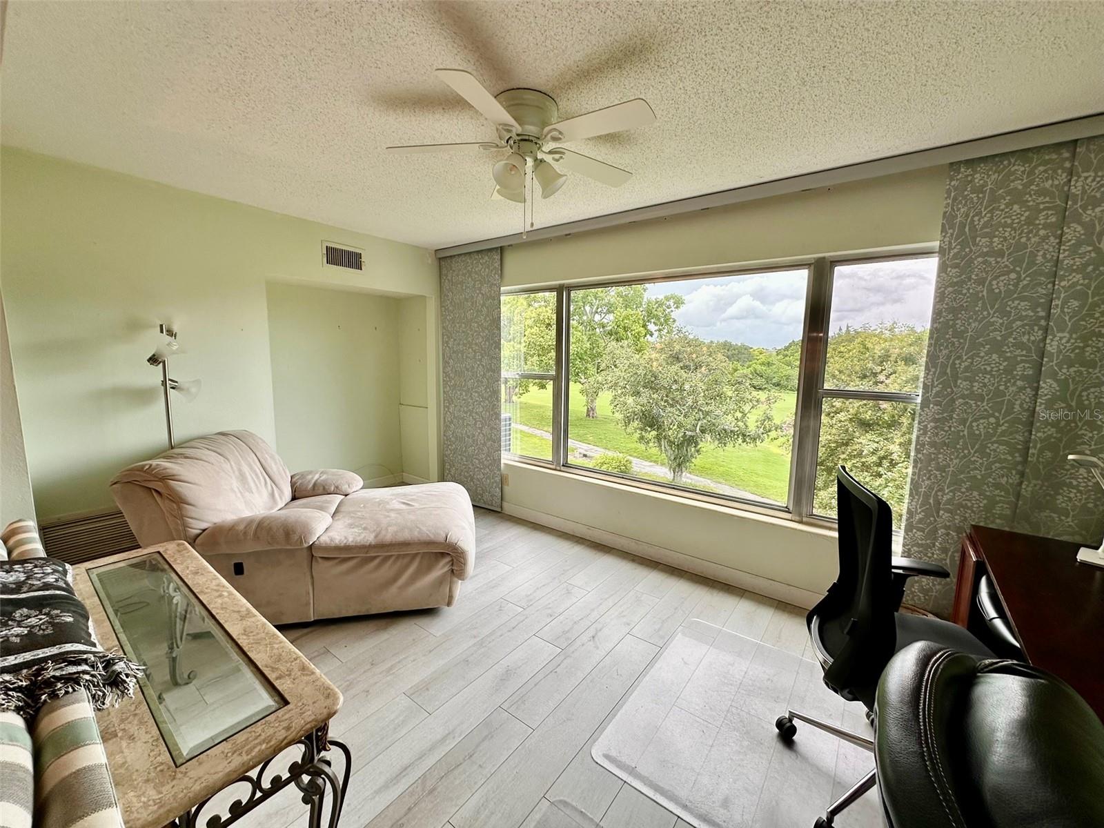 TB8531685