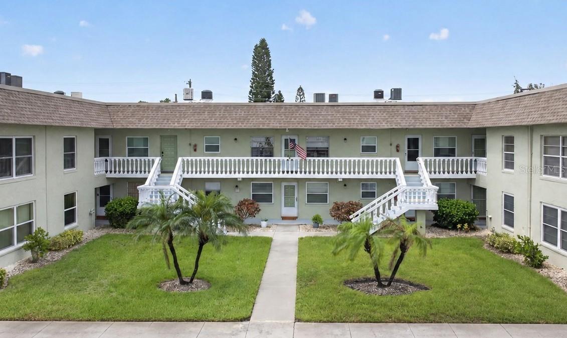 Welcome to 1250 S. Pinellas Ave unit #1008 in the vibrant 55+ community of the Green Dolphin.
