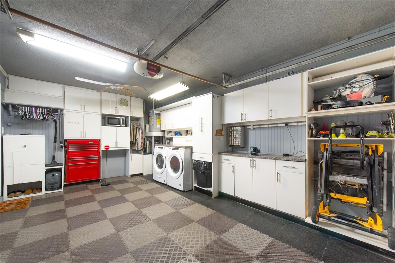 Garage 2