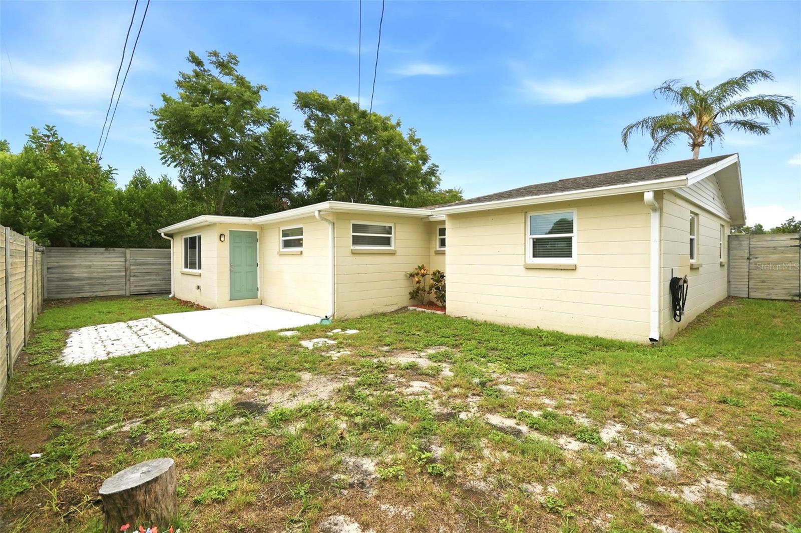 Lots of space for play and entertainment in the back yard!