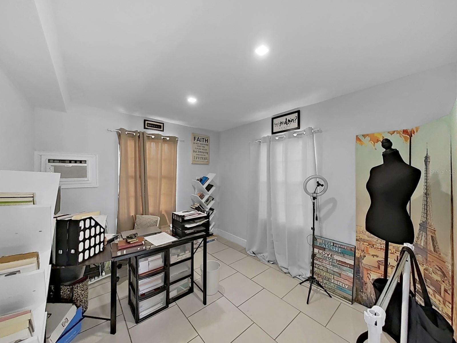 Office/Den/Bedroom