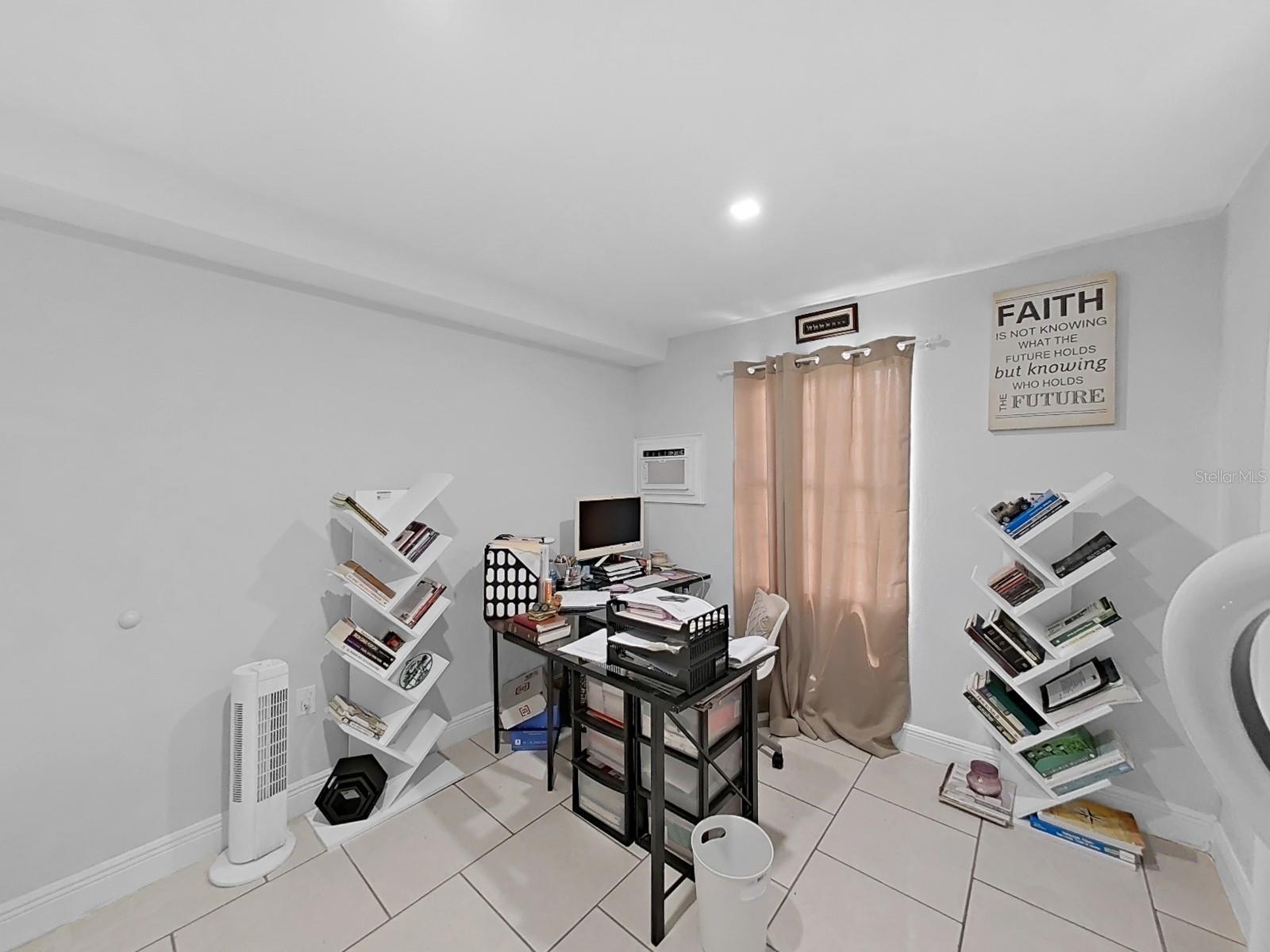 Office/Den/Bedroom