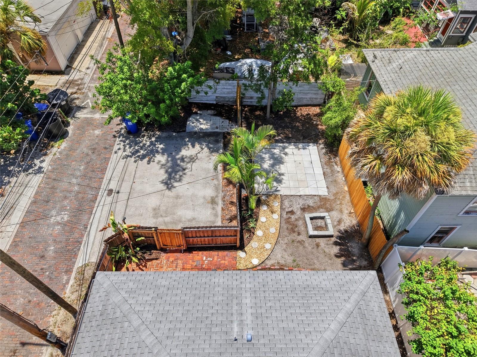 ariel view of the backyard to better show the yard size.