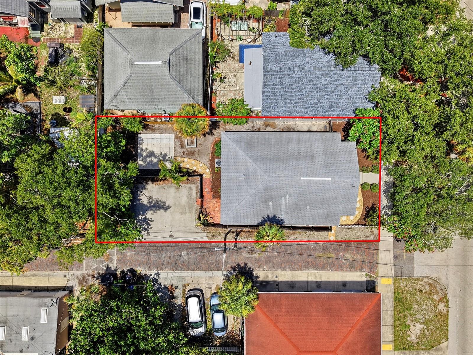 Corner lot with easy alley access