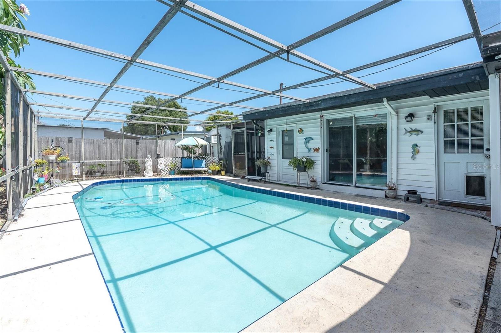 Lovely sized pool
