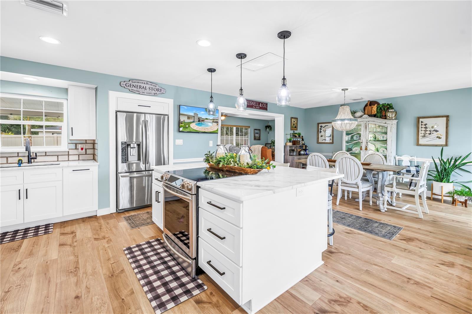 Kitchen/Dining Area