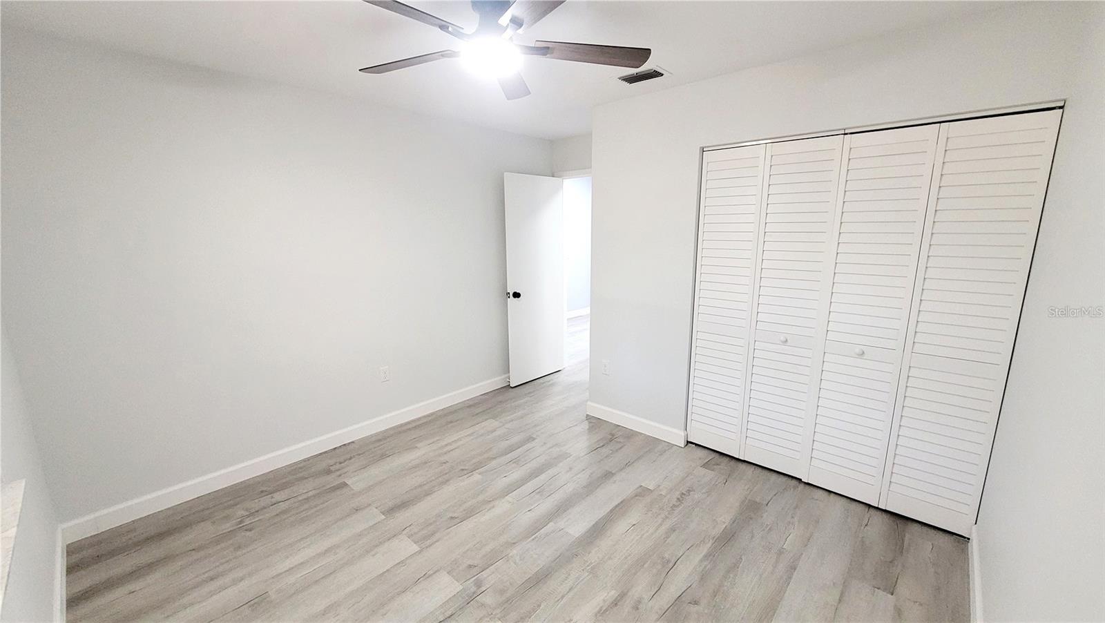 2nd bedroom/kid's room.