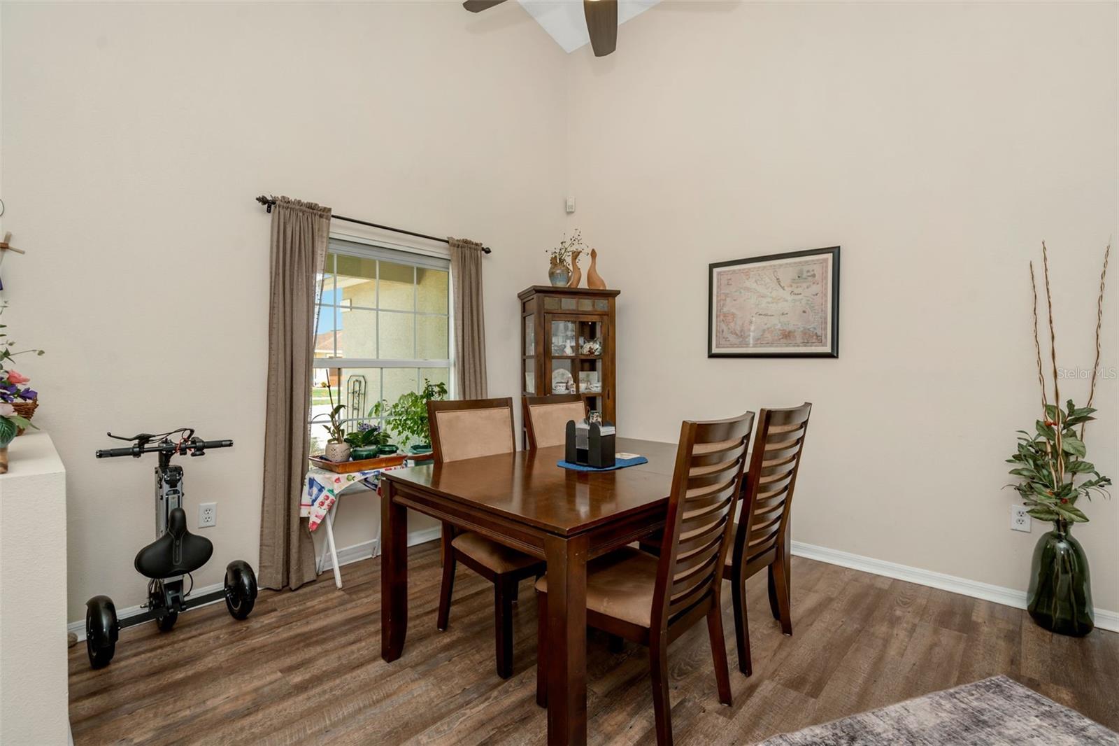 Dining Room/Formal Living Room