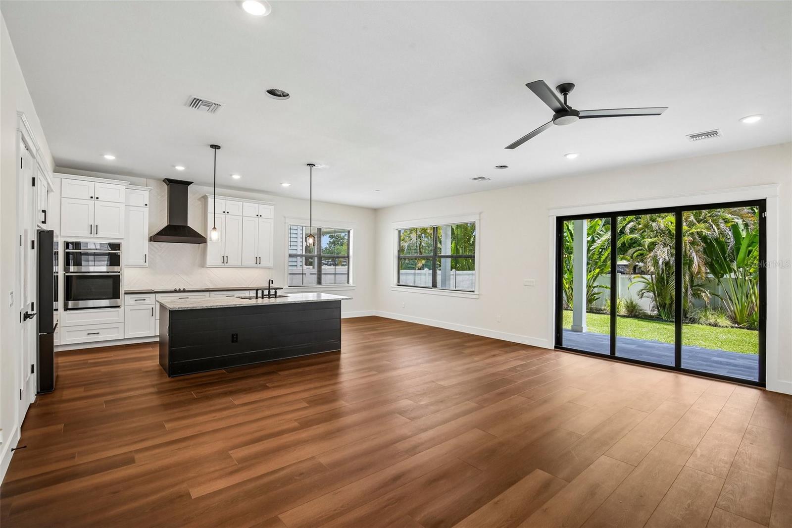 Open Kitchen