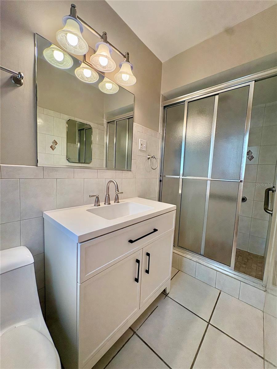 Primary Bath en suite