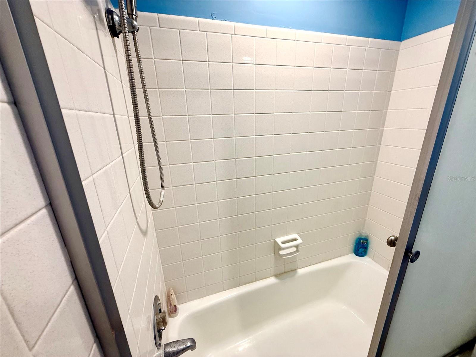 All tiled tub surround