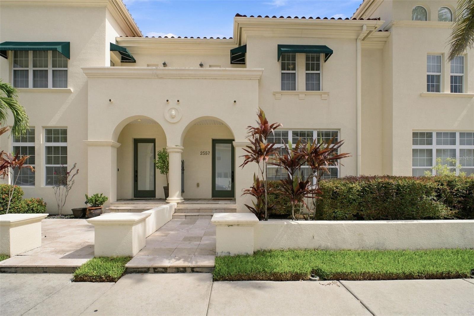 TB8532377