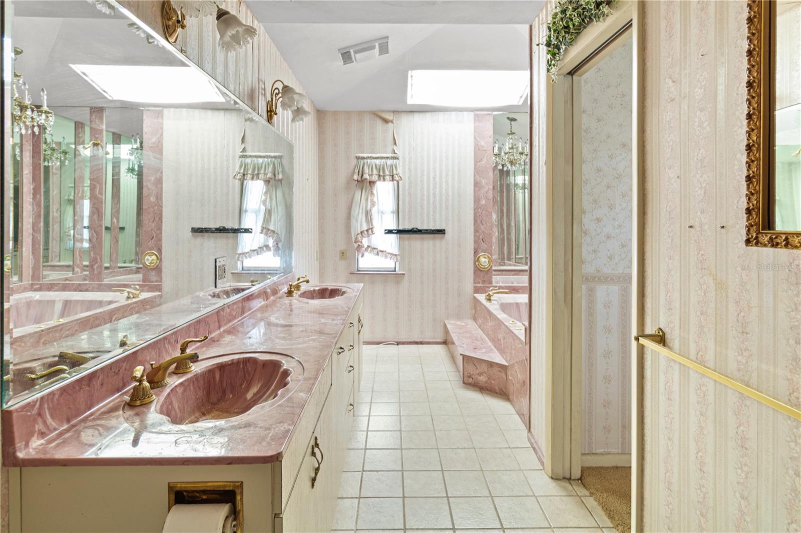 Primary bath