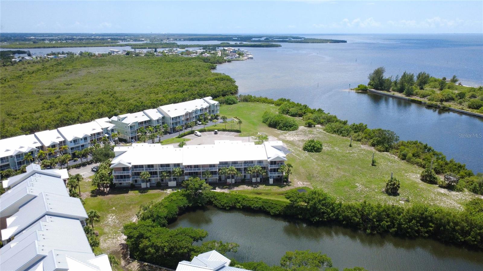Canal, Marina with 'No Bridge' Access to Tampa Bay and Gulf of Mexico