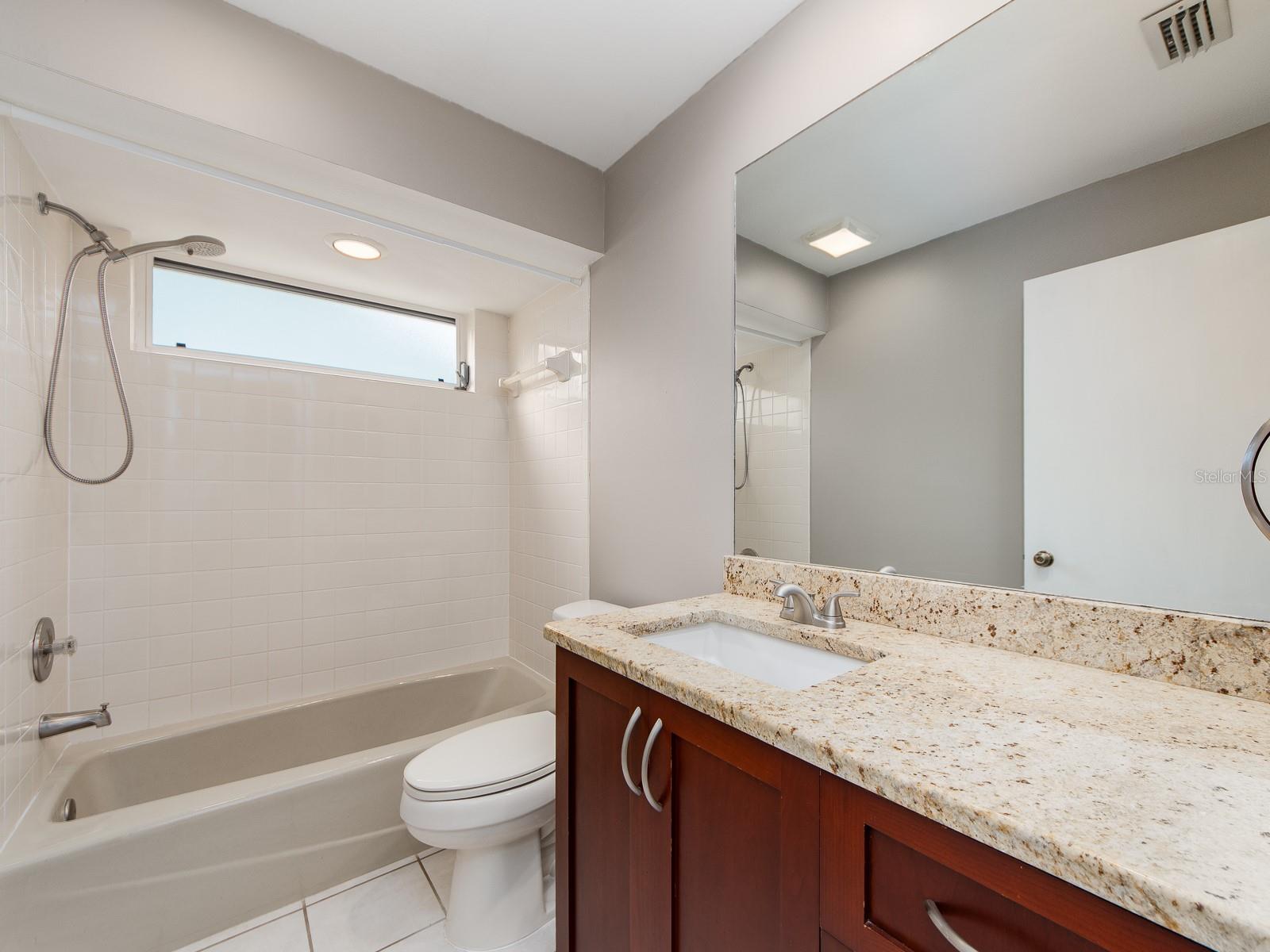 Guest bath with tub