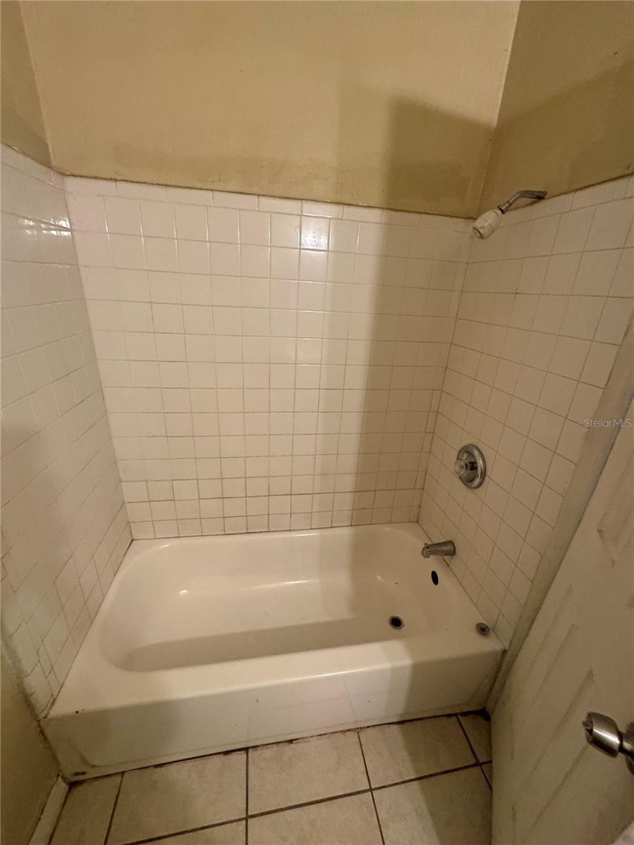 TB8532526
