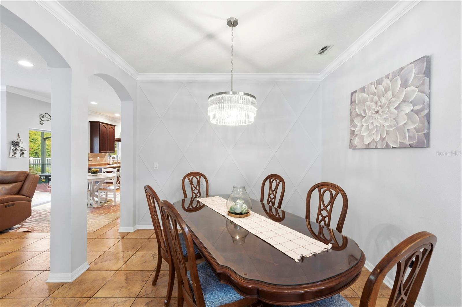 Dining room.
