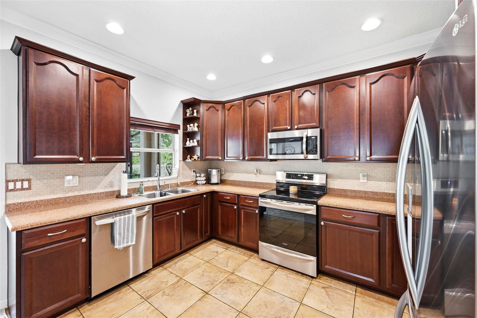 Upgraded appliances.