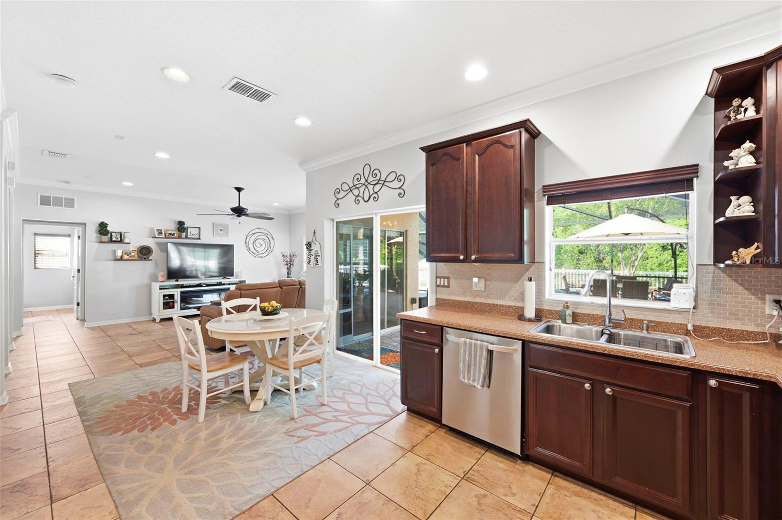 Another view of the kitchen.
