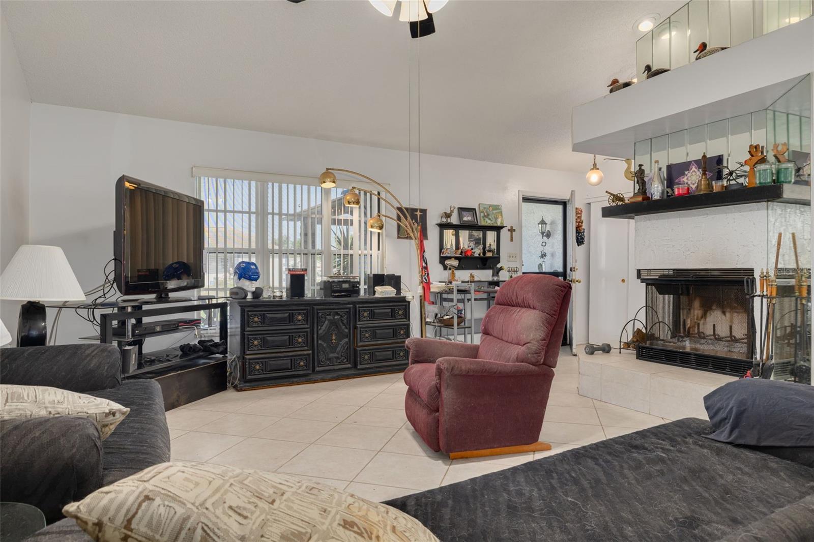 Living room, view of fireplace
