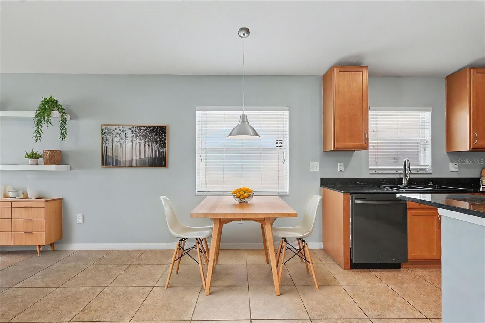 Dinette & Kitchen