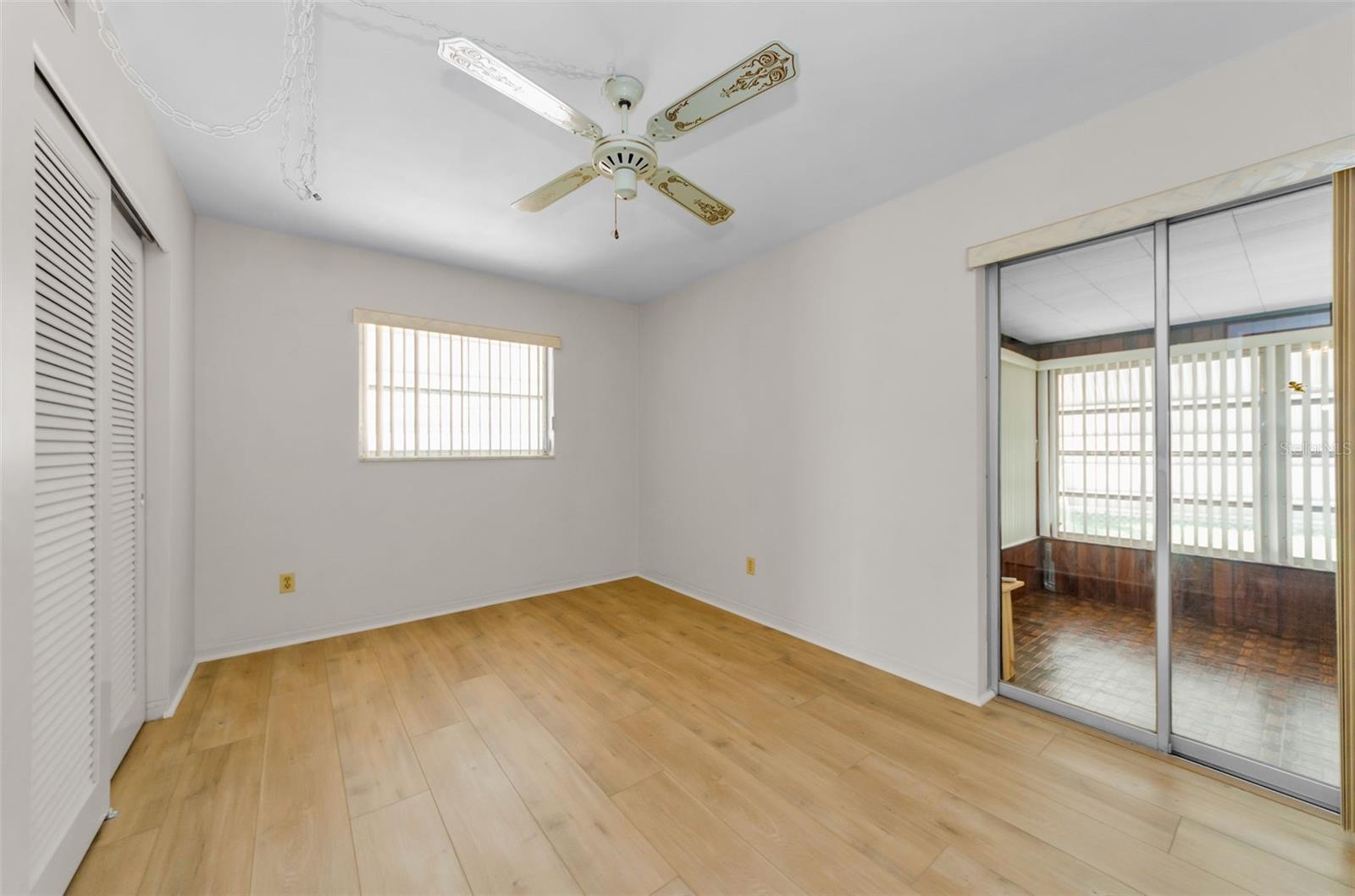 2nd bedroom