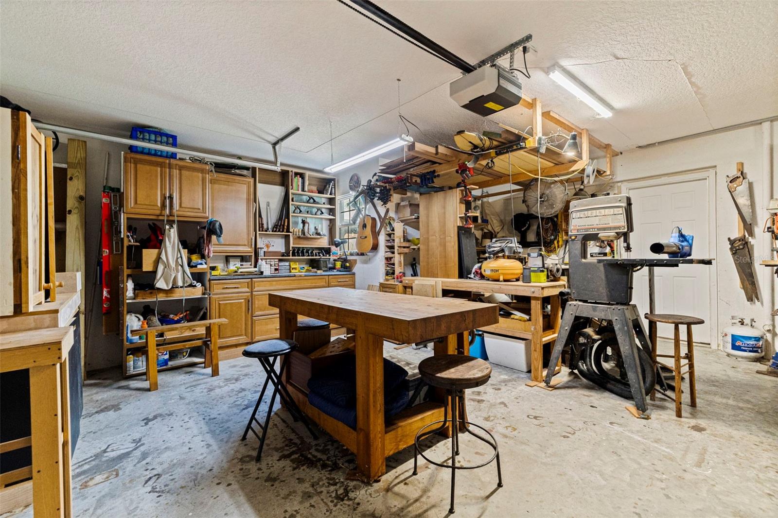3 Car Garage
