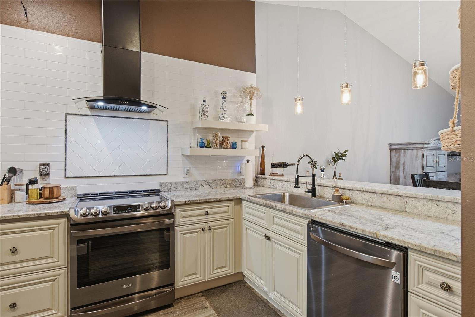 Beautifully updated Kitchen!