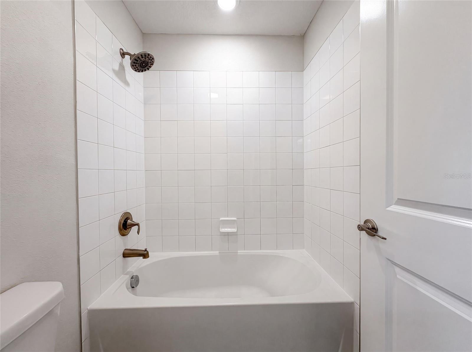 O6428343